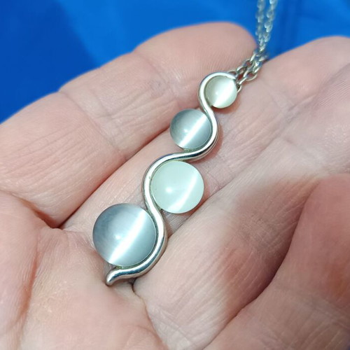 Vintage Liquid Moonlight Pendant with Gray Moonstones like new