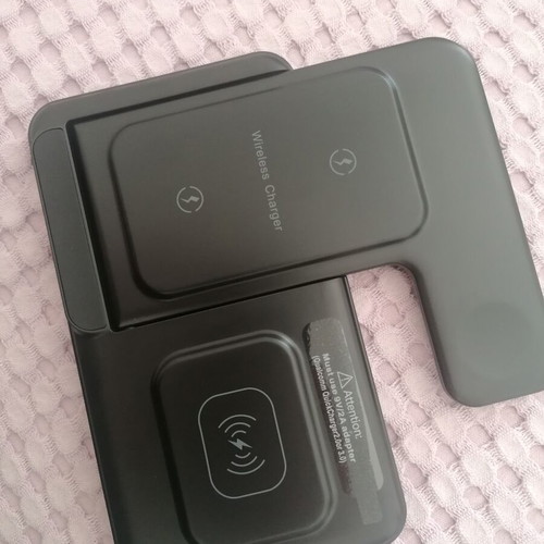 Wireless Charger 3 in 1 new for iPhone, iWatch, Airpods