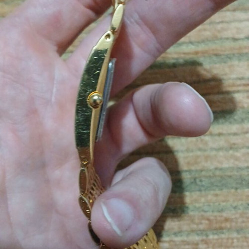 Freelook HA1044G/9 women's watch used, gold color