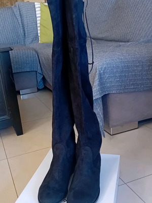 Suede boots over the knee like new, size 40, black