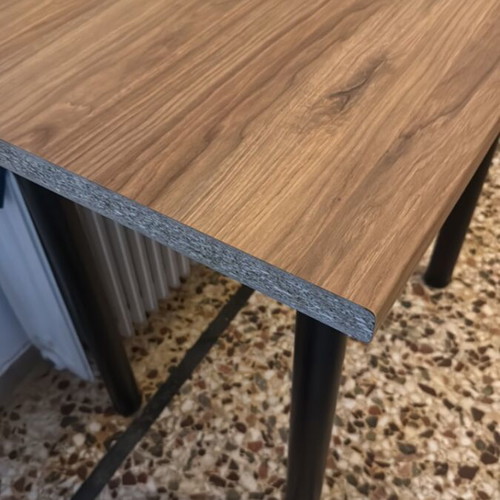 Dining table like new in perfect condition