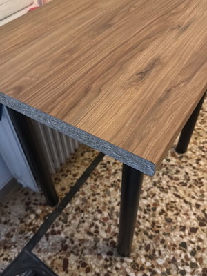 Dining table like new in perfect condition