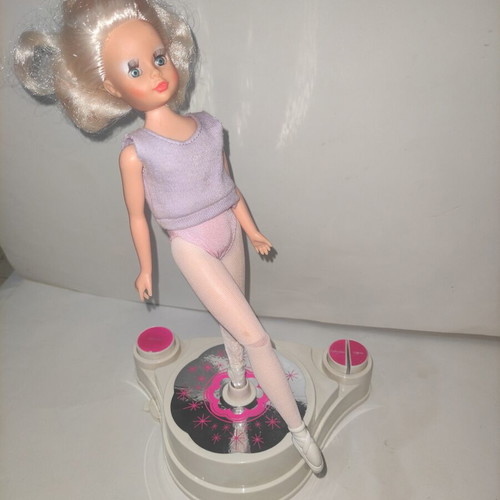 Bibi bo ballerina doll like new with box and accessories