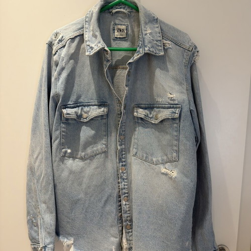 Zara denim jacket unisex size M loose style like new