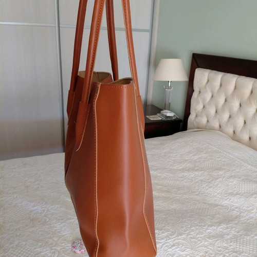Tote shoulder bag like new, brown tan
