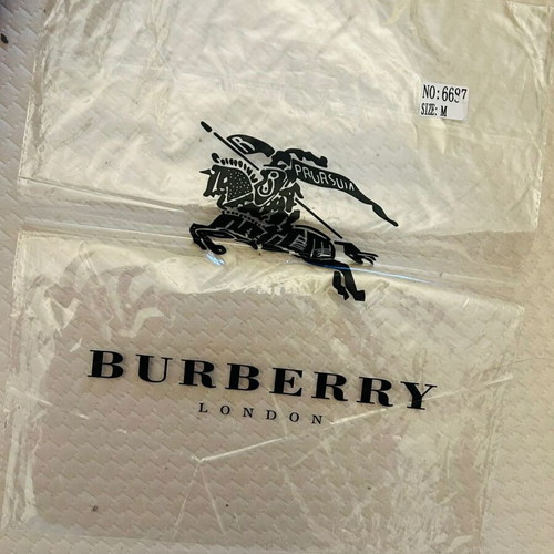 Branded gift bags pack of 12 like new