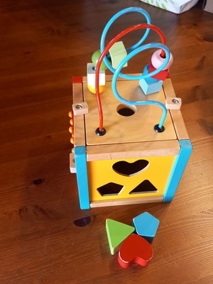 ELC Activity Cube like new for infants and toddlers