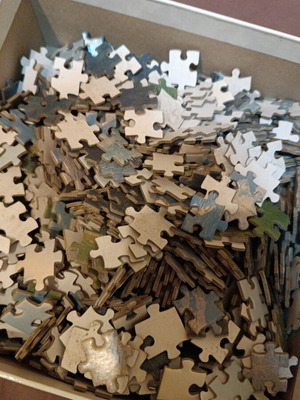 Puzzle 1000 pieces used, high difficulty