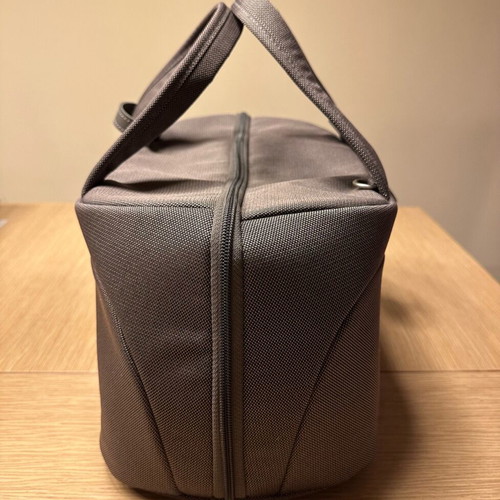 Samsonite toiletry bag grey like new with strap and lock
