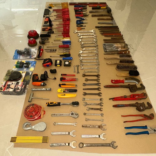 Hand tools used in good condition, complete set