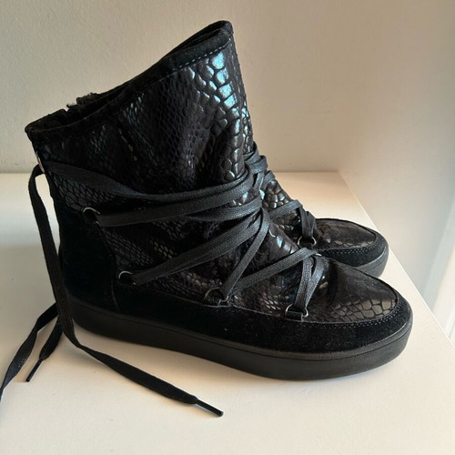 Women's boots with inner fur like new, size 39, black Made In Italia