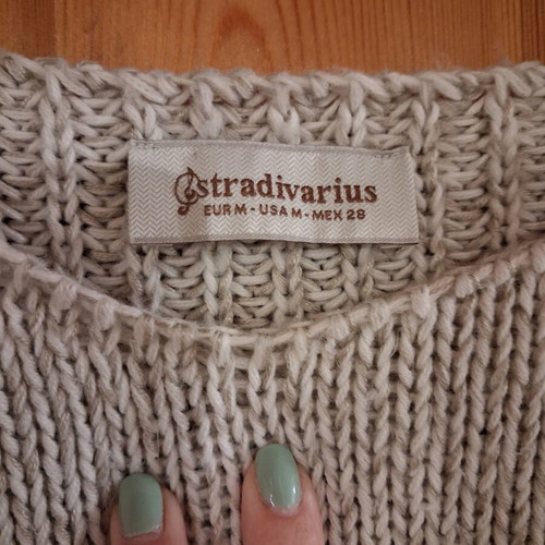 Stradivarius sweater medium beige like new