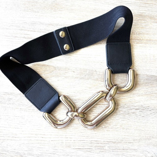 Elastic belt with large gold rings new, one size