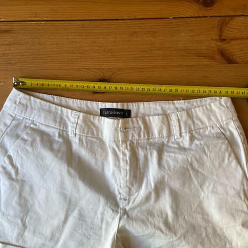 Terranova white women's fabric shorts like new, size L