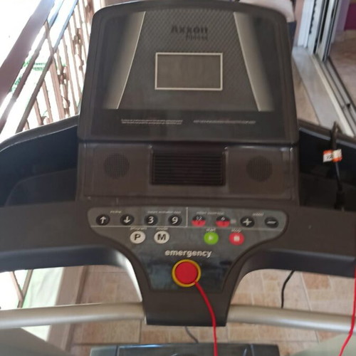 Axxon Fitness Enduro 5111CA treadmill like new, 2.0 HP, 110kg max load