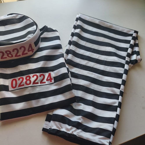 Carnival costume prisoner for 10 years old, used
