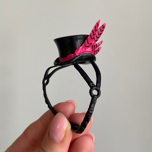 Hat for Monster High G1 Freaky Fusion Avea Trotter doll