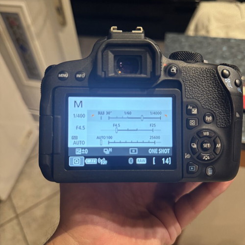 Canon EOS 800D camera like new with 18-55mm and 50mm lenses