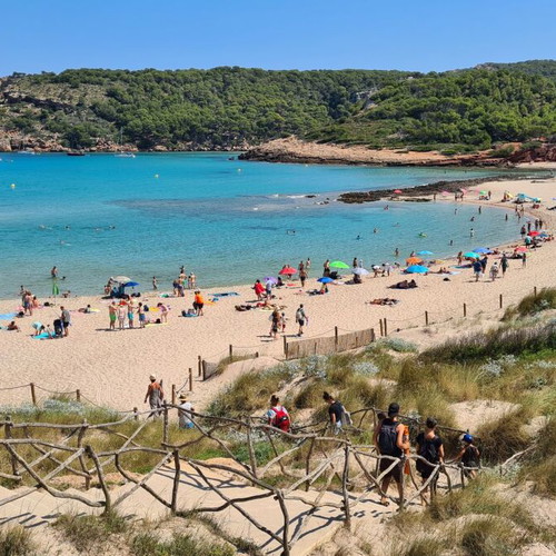 Menorca Travel Guide Book like new, Greek language