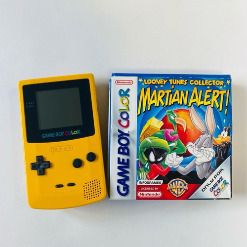 Nintendo Game Boy Color употребяван с Looney Tunes Martian Alert пълен