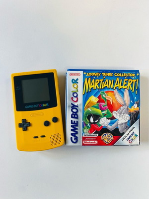 Nintendo Game Boy Color употребяван с Looney Tunes Martian Alert пълен