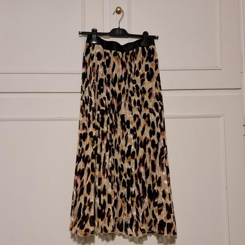 Esqualo Pleated Leopard Skirt like new