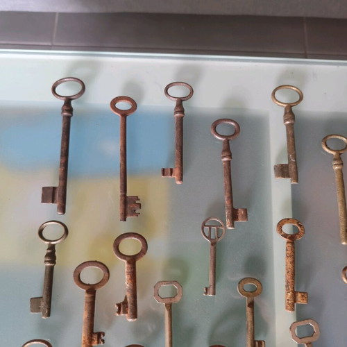 Lot of old keys and padlocks used