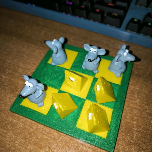 Tic Tac Game with Mice and Cheese Cubes in Excellent Condition