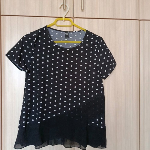 Emery Rose blouse size M like new, black with white dots