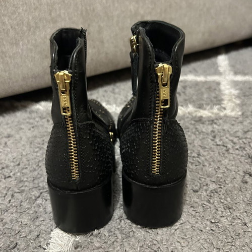 Copenhagen cowgirl boots size 36-36.5, black