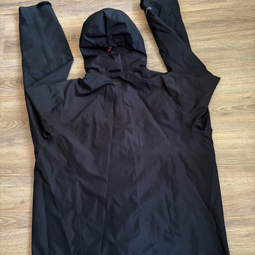Berghaus GoreTex Stormcloud Waterproof Jacket XXL used, black
