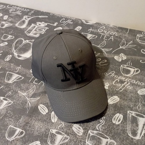 Hat new, one size