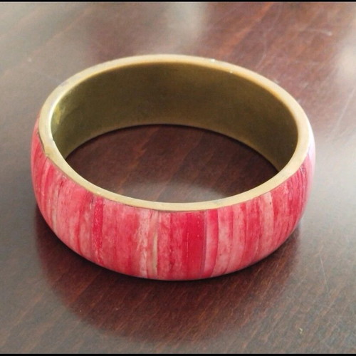 Bangle vintage style like new, brass and painted horn