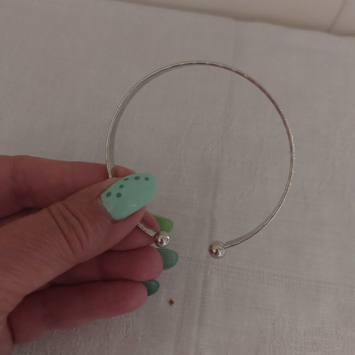Bracelet from stainless steel, thin and light, like new, silver
