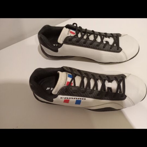 Camaro athletic shoes new, size 43, white