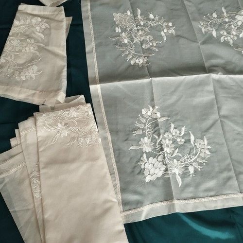 Handmade silk set in organza like new