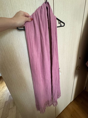 Pink scarf like new, soft, Mad hat