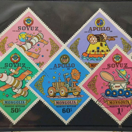 Lotto of 10 foreign miniature stamp series new