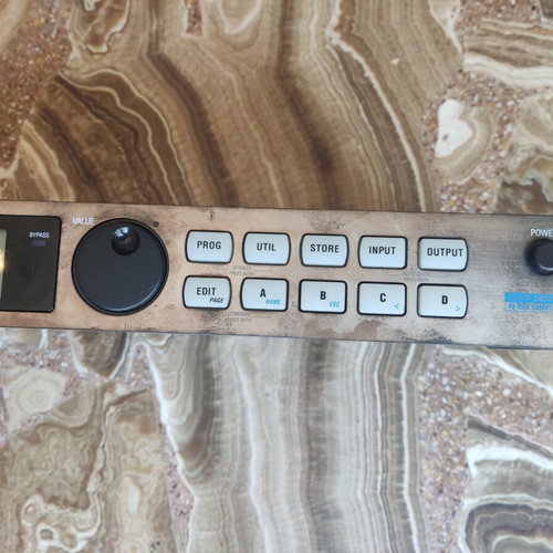 Alesis Midiverb 4 effects unit