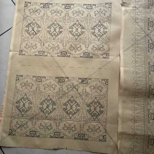 Stamped embroidery design set for table runner with 2 napkins new