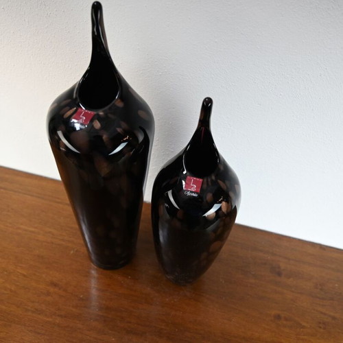 Black decorative vases pair like new, modern design