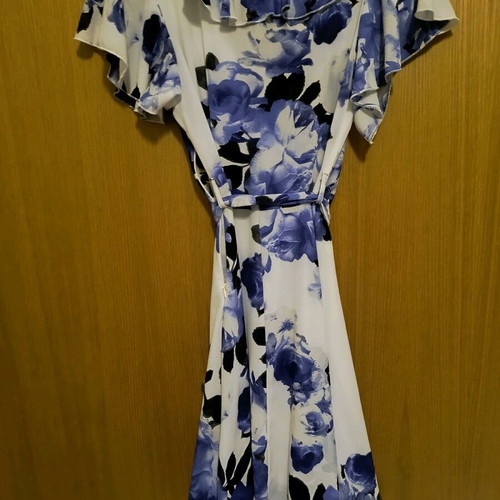 Rinascimento floral evening dress like new, small, white and blue