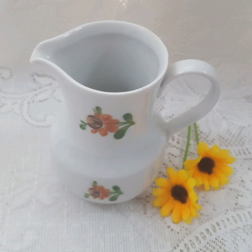 Kahla porcelain vintage jug like new