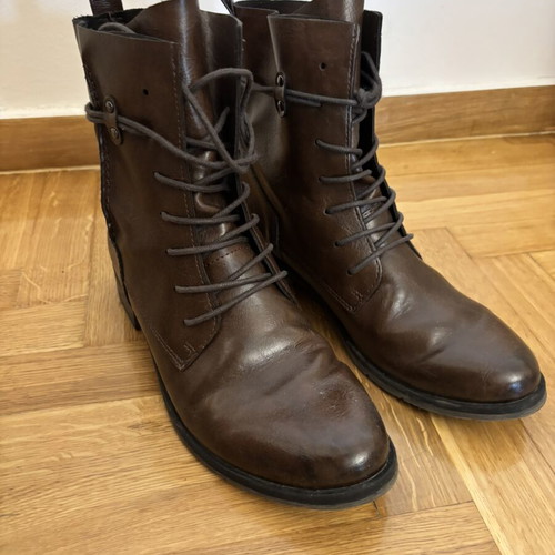 Leather ankle boots size 38 like new, brown