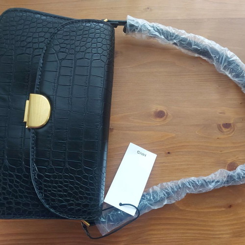 Black crocodile-style shoulder bag new, made of faux leather