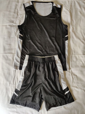 Σετ φανέλα - σορτσάκι μπάσκετ double face καινούργιο, λευκό-μαύρο, μέγεθος Small