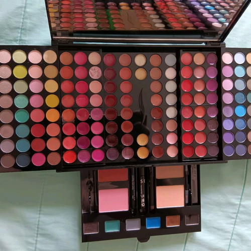 Make Up Studio Sephora Palette collectible with mirror and stands