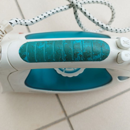 DeLonghi FXH3 1600w iron used with AntiCal System
