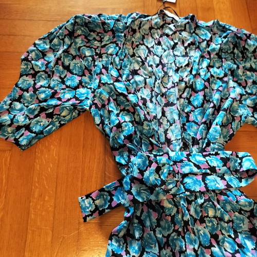Zara dress like new with bold shoulders and adjustable belt