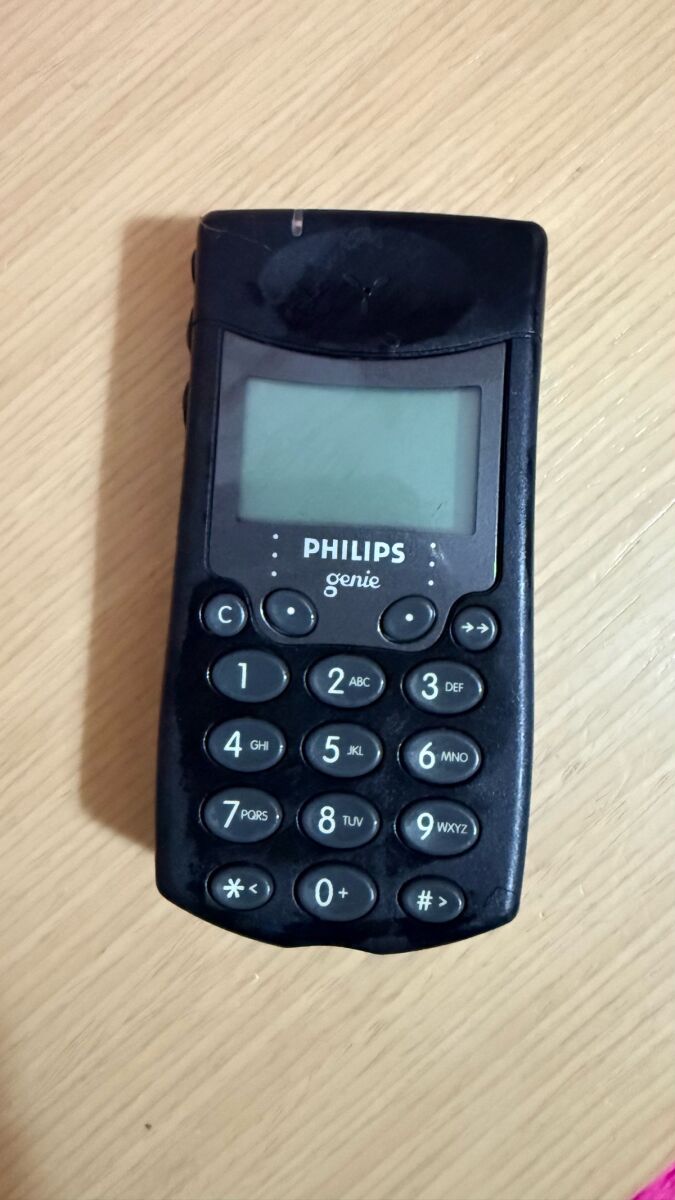Philips Genie vintage mobile phone used… - € 25,00 - Vendora.cy
